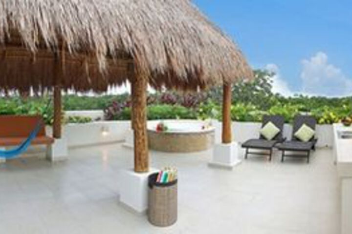 Terrace/Patio 16 of 17