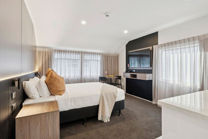 Room 10 of 26