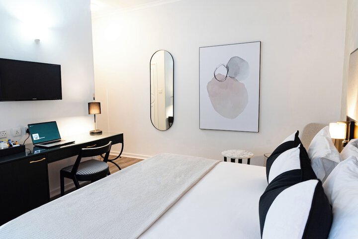 Room 7 of 93