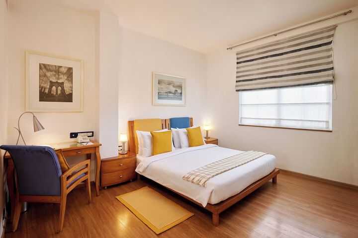 Room 16 of 38