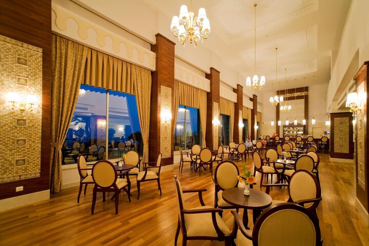 Dining 91 of 121