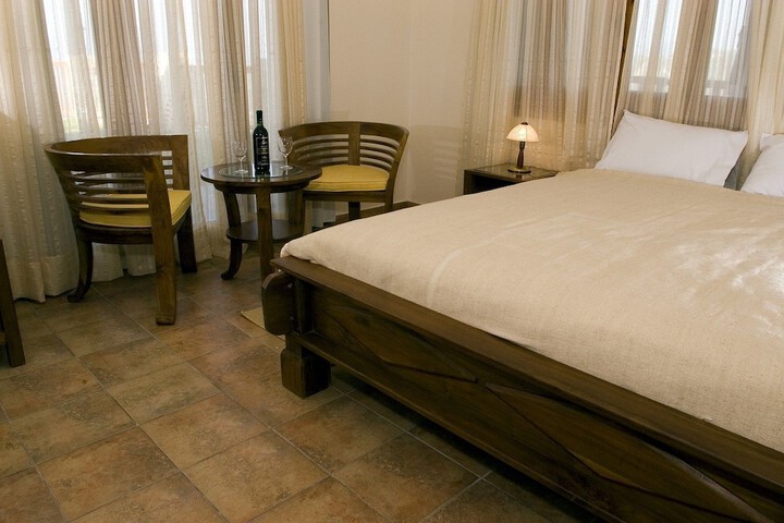 Room 2 of 61