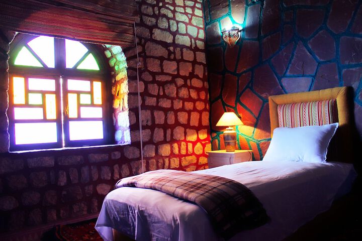 Room 6 of 42