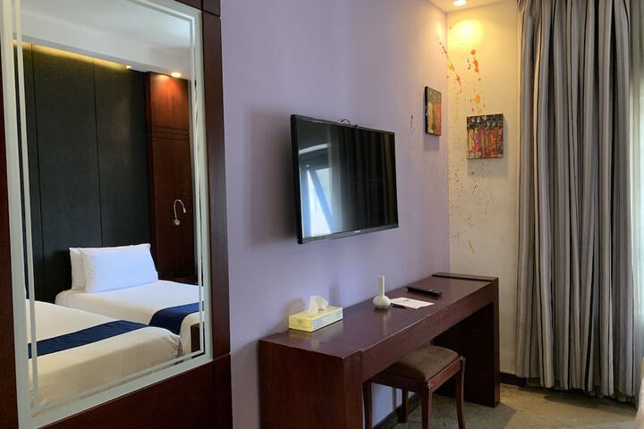 Room 5 of 59