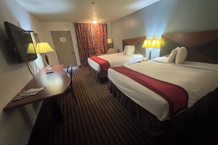 Room 2 of 6