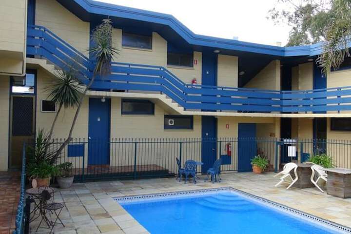 Hotel Pool