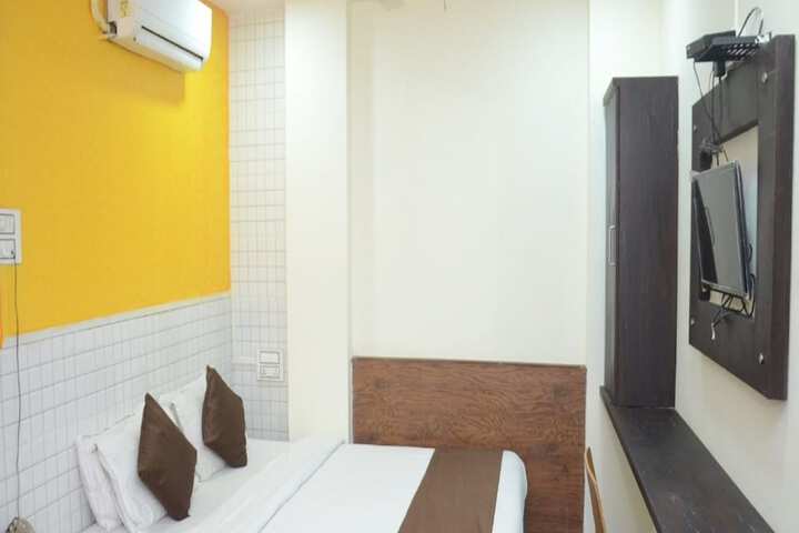 Room 16 of 25