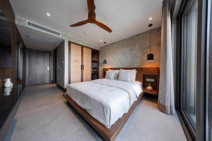 Room 14 of 140