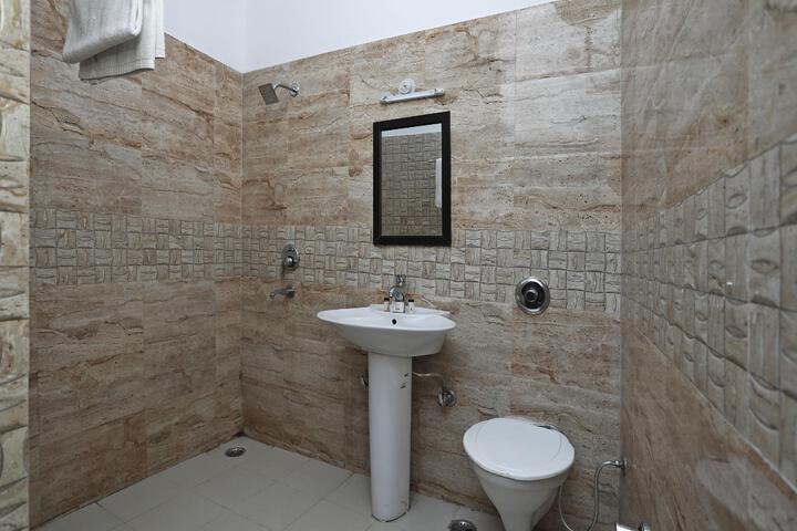 FabHotel Kailasa