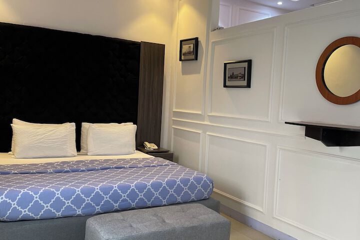 Room 76 of 288