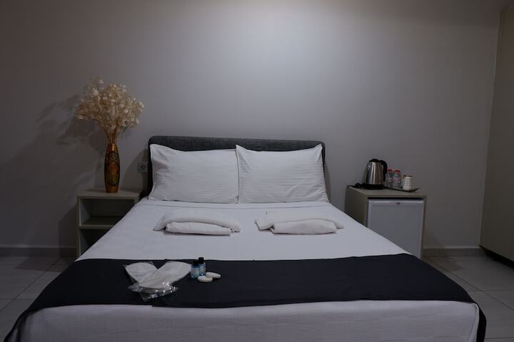 Room 15 of 32