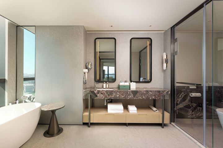 Room 45 of 83