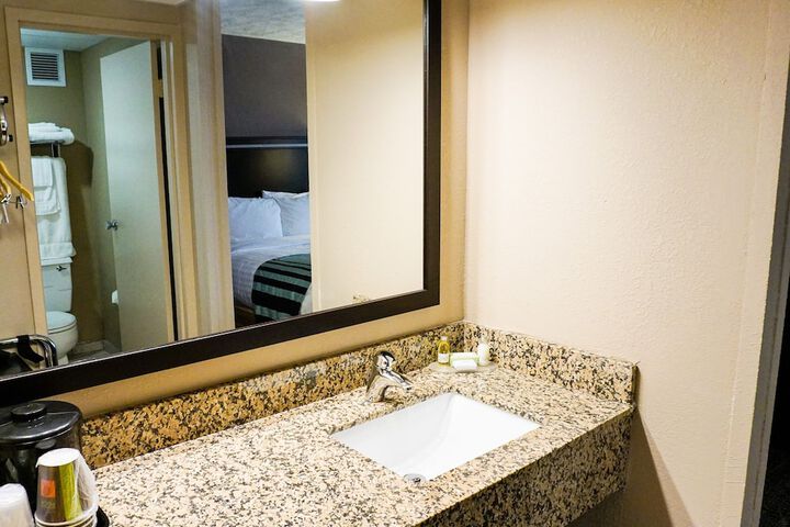 Bathroom sink