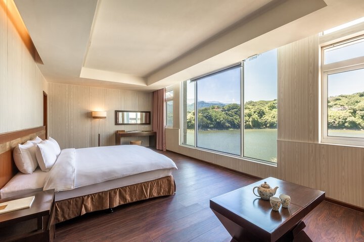 Room 4 of 70