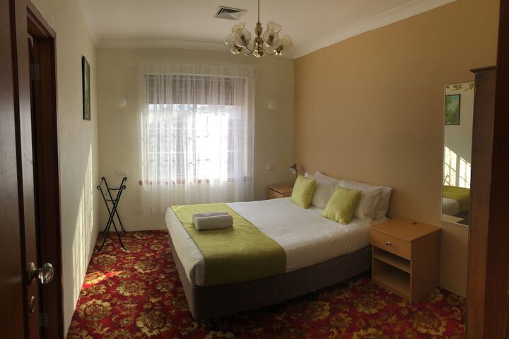 Room 22 of 83