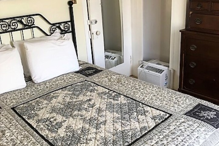Room 14 of 23