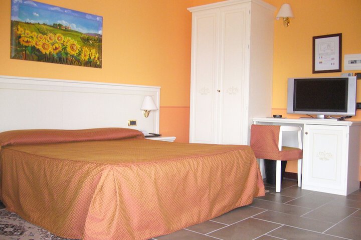 Room 3 of 45