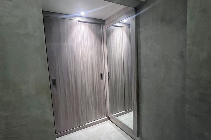 Room 8 of 86