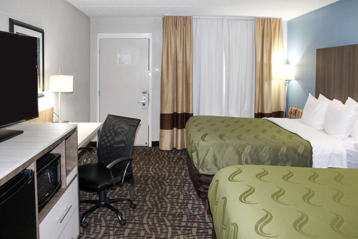 Queen Bed Accessible (5 of 13)