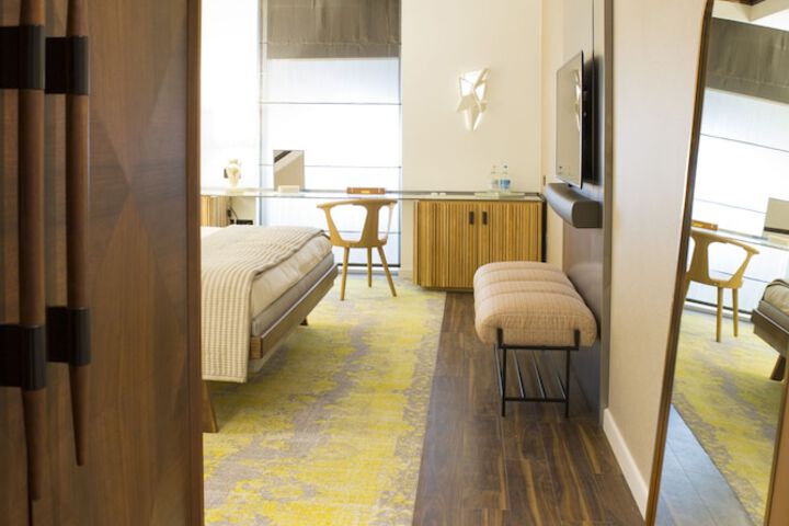 Room 11 of 80