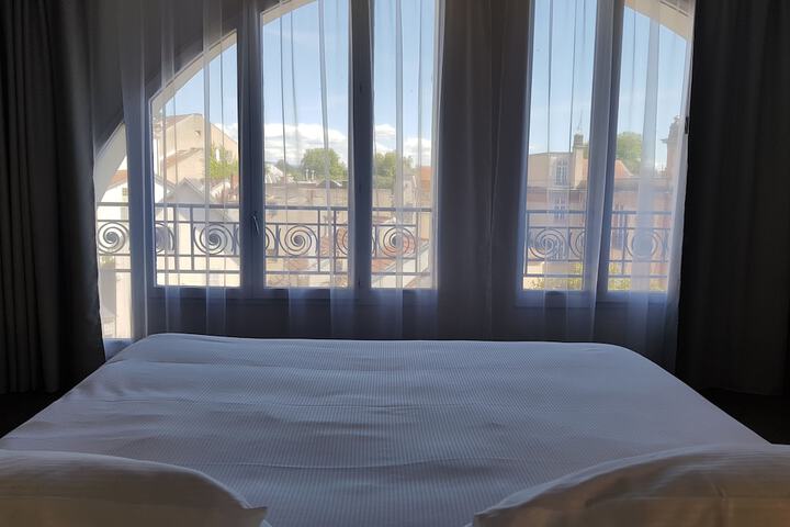 Room 19 of 103