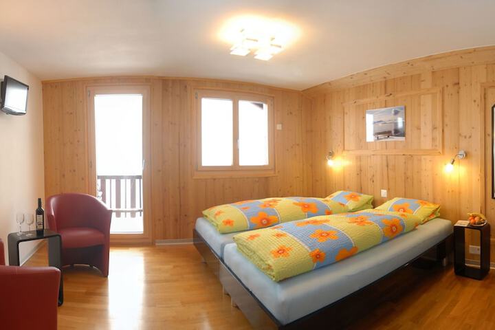 Room 5 of 43