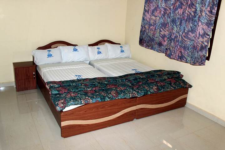 Room 9 of 21