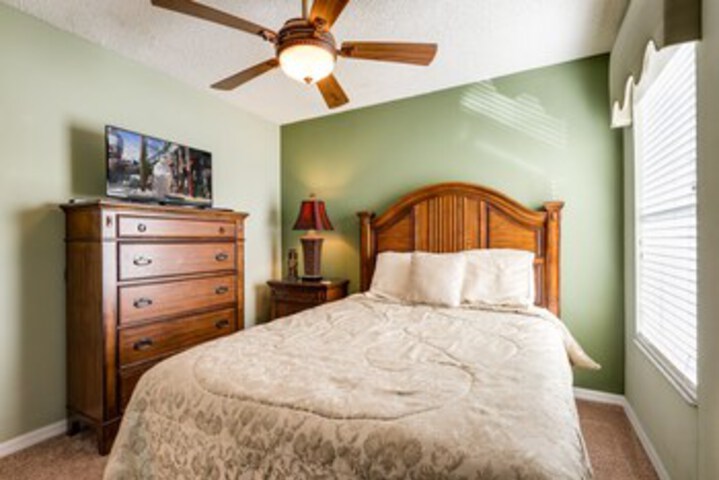 Room 187 of 272