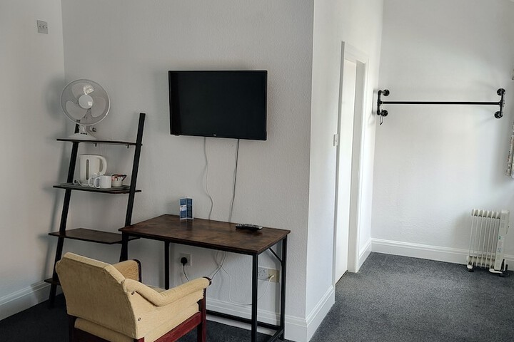 Room 33 of 81