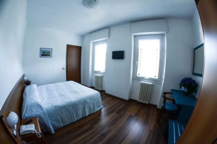 Room 3 of 8