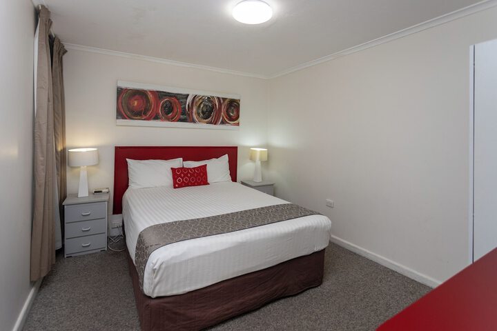Room 33 of 65