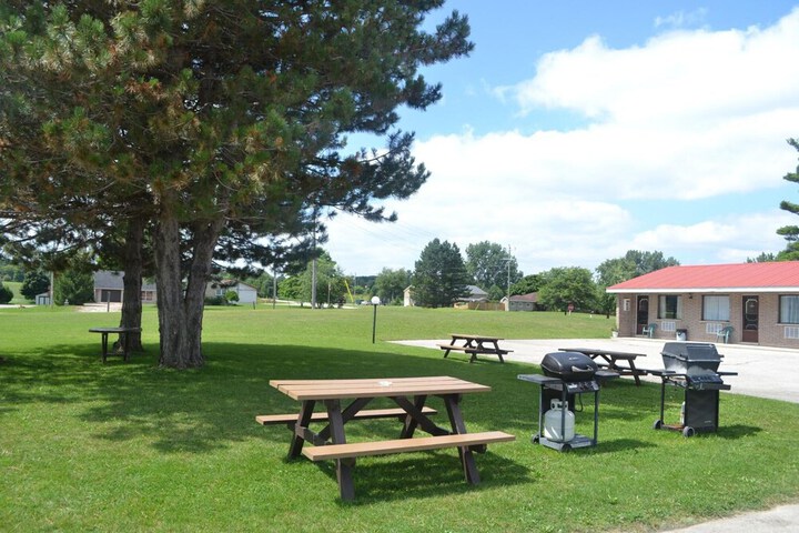 Property Grounds 18 of 25