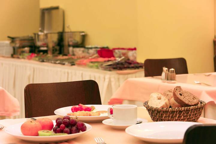 Breakfast area