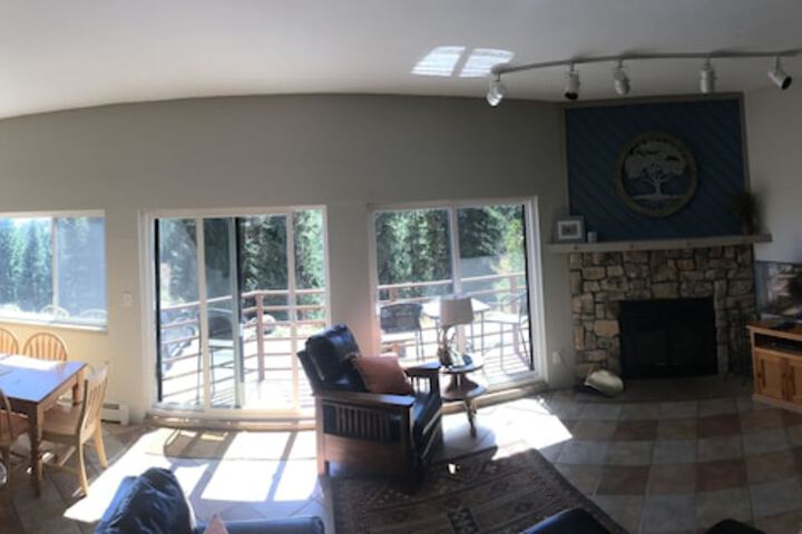 Room 11 of 25