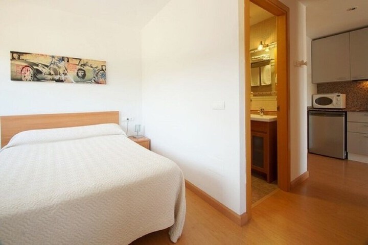 Room 3 of 43