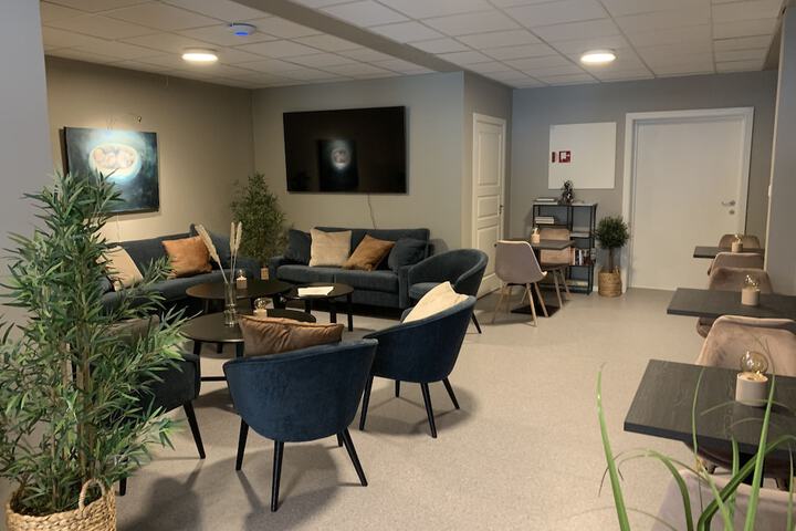 Room 32 of 67