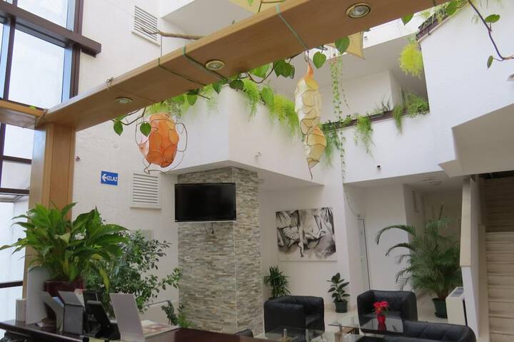 Guest Lobby
