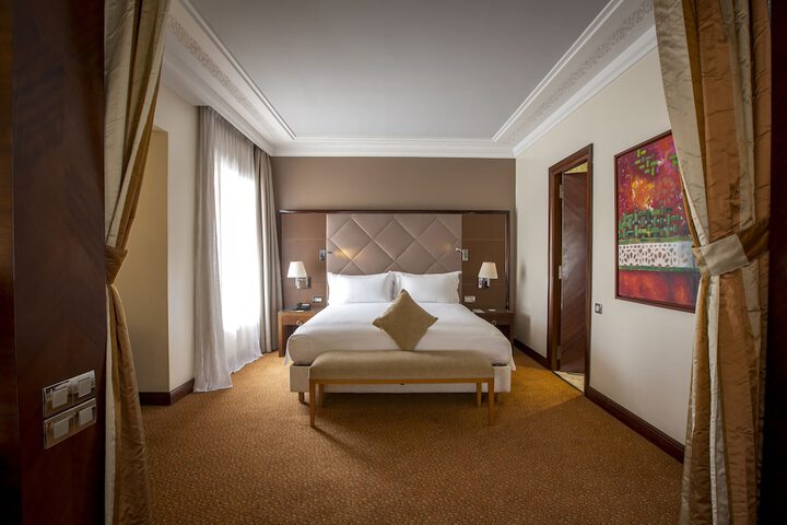 Room 5 of 60