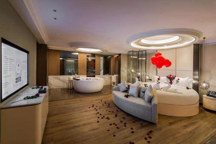 Room 48 of 80