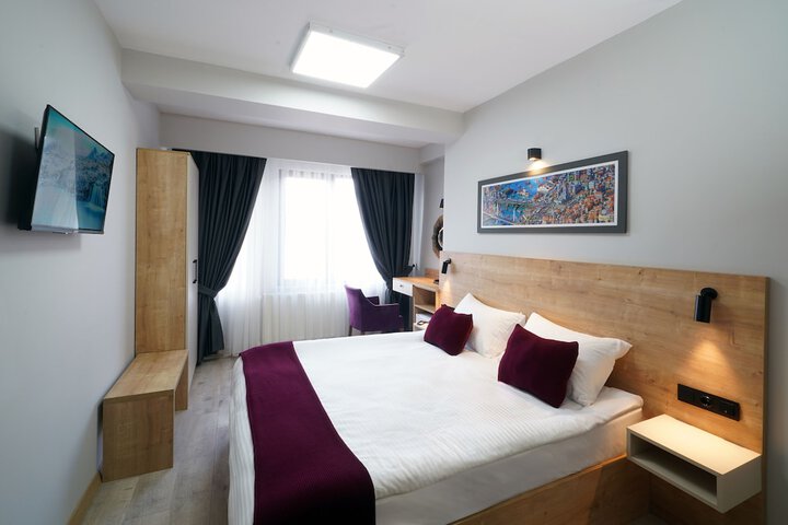 Room 14 of 39
