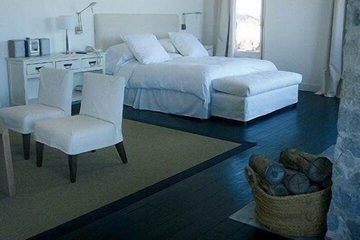 Room 10 of 48