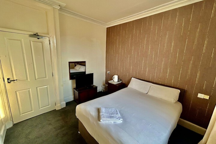 Room 15 of 31