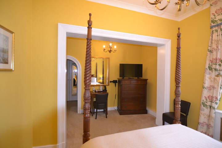 Room 12 of 43