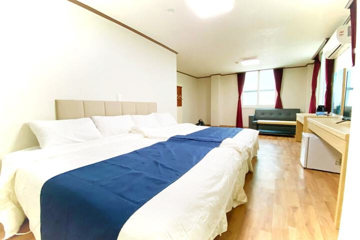 Room 14 of 19
