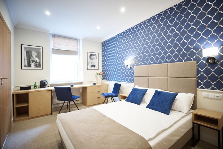 Room 17 of 73