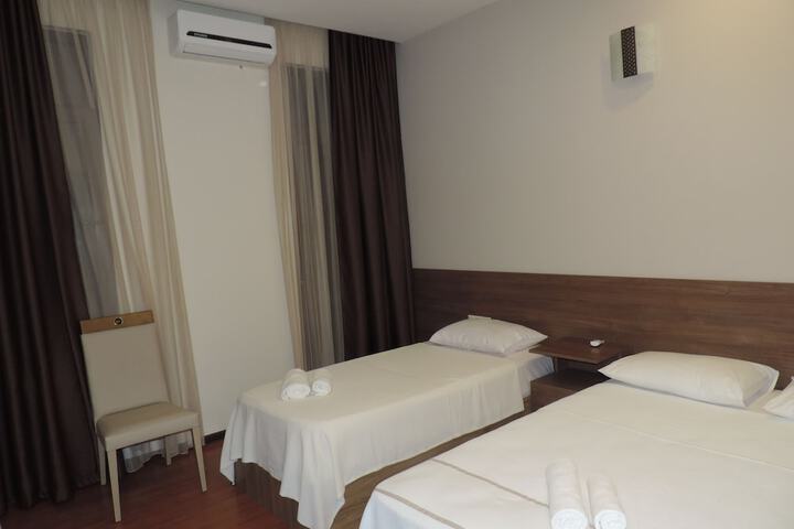 Room 9 of 78