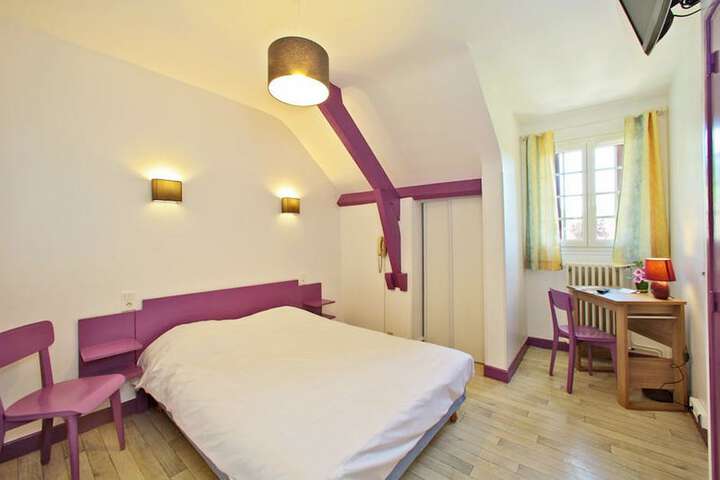 Room 2 of 18