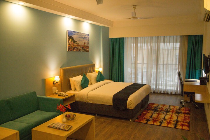 Room 4 of 28