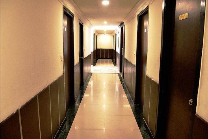 Ballroom/Hall 22 of 25