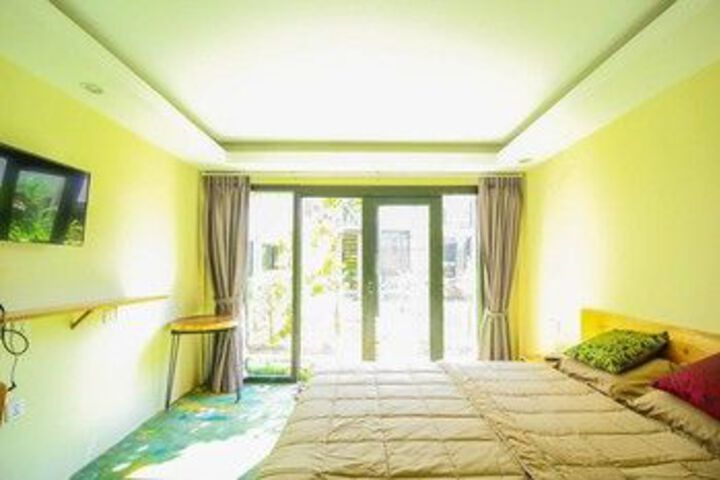 Room 14 of 65